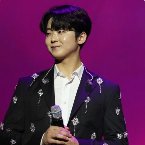 A moment captured by a fan of Park Minsu