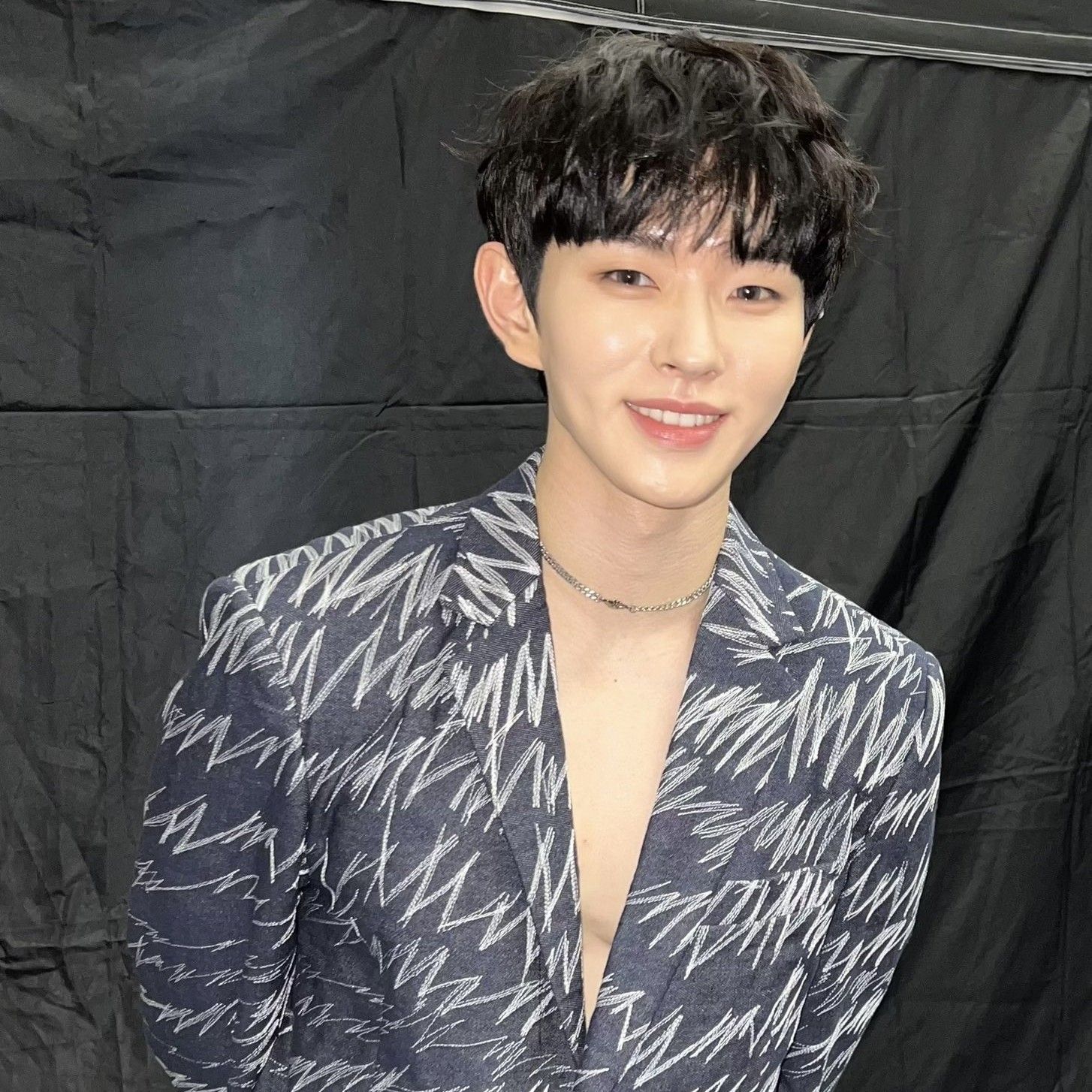 Behind-the-scenes cut of Lee Byeongchan