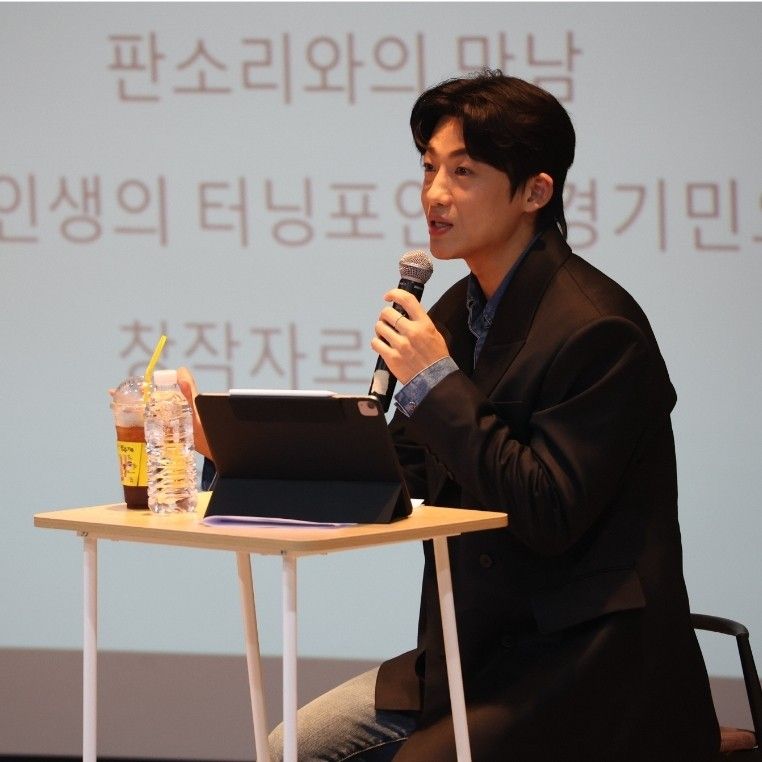 Behind-the-scenes cut of Shin Seungtae
