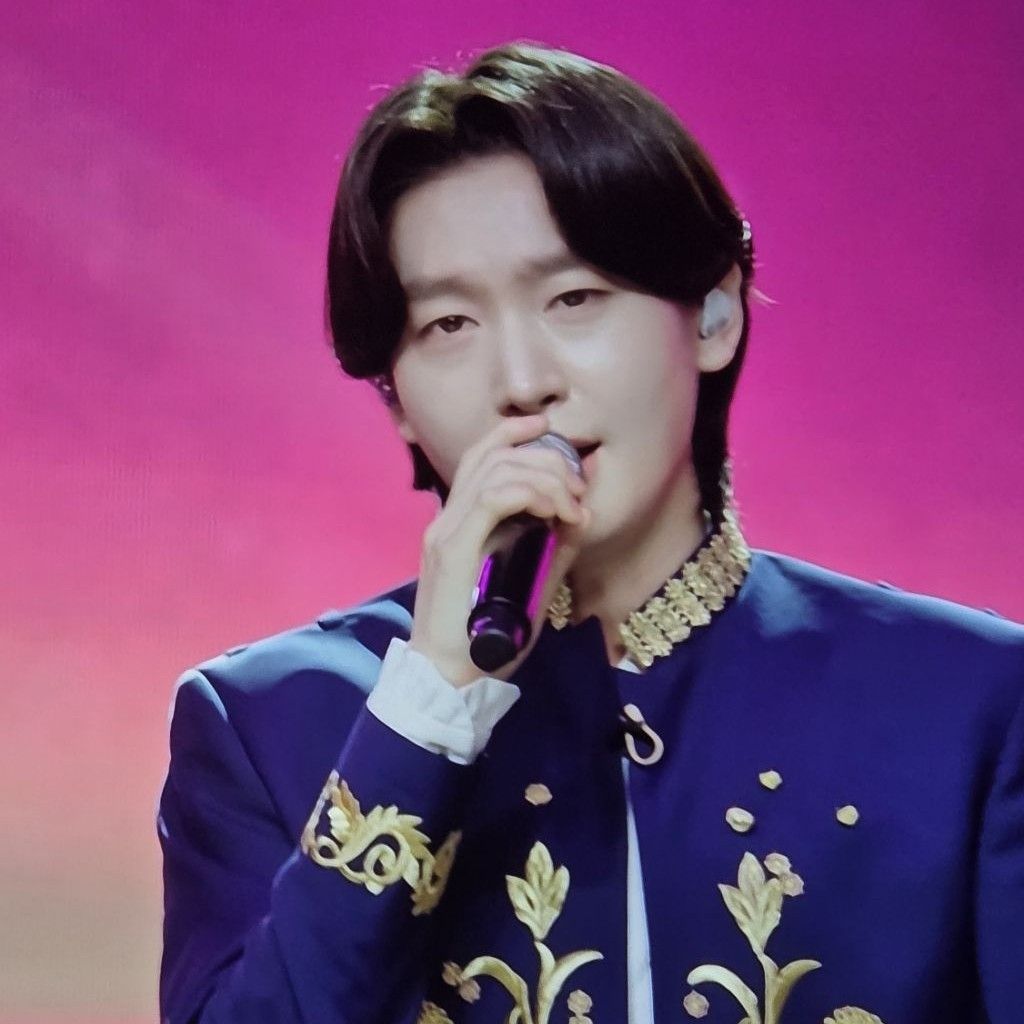 Behind-the-scenes cut of Kim Yongbin