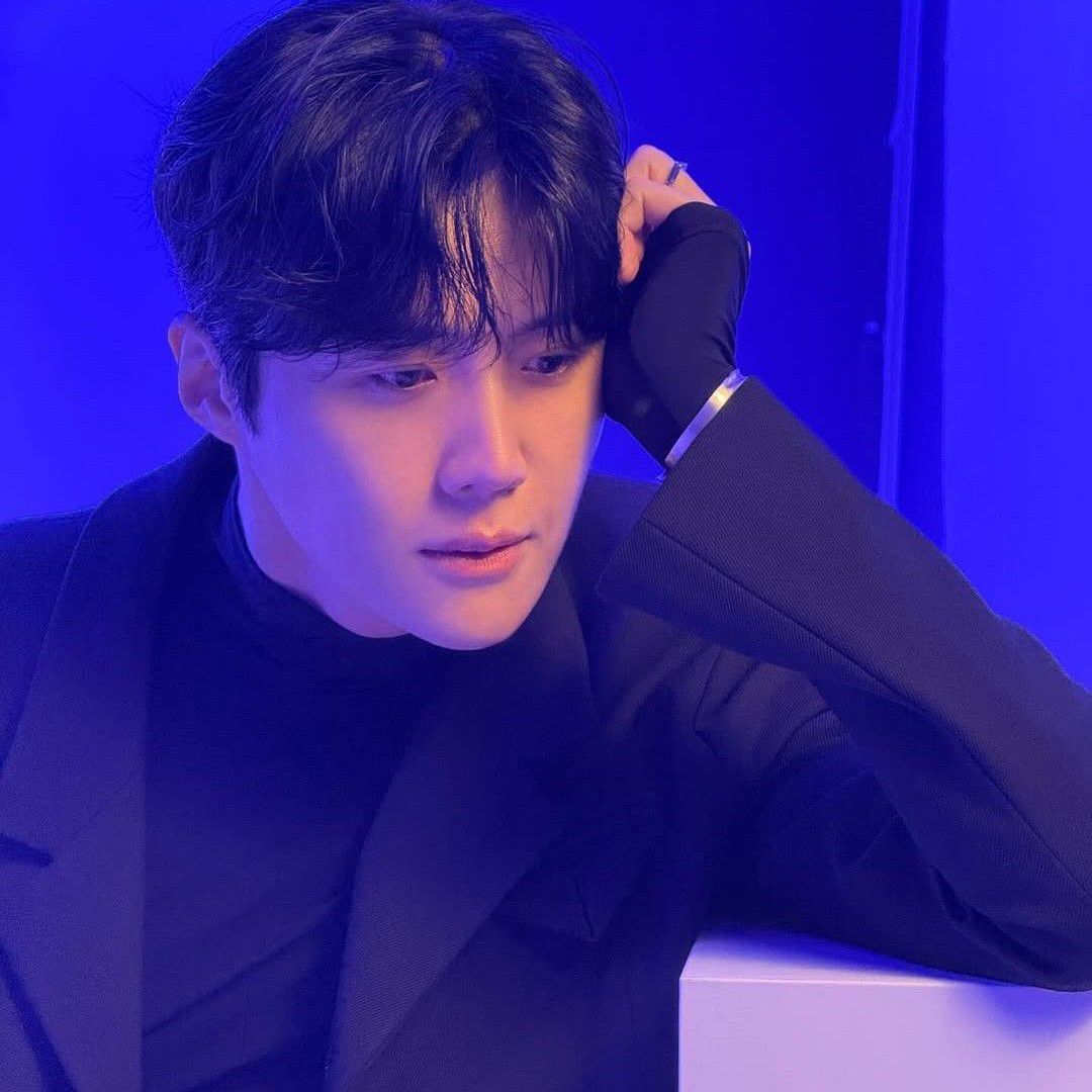 Behind-the-scenes cut of Kim Seonho