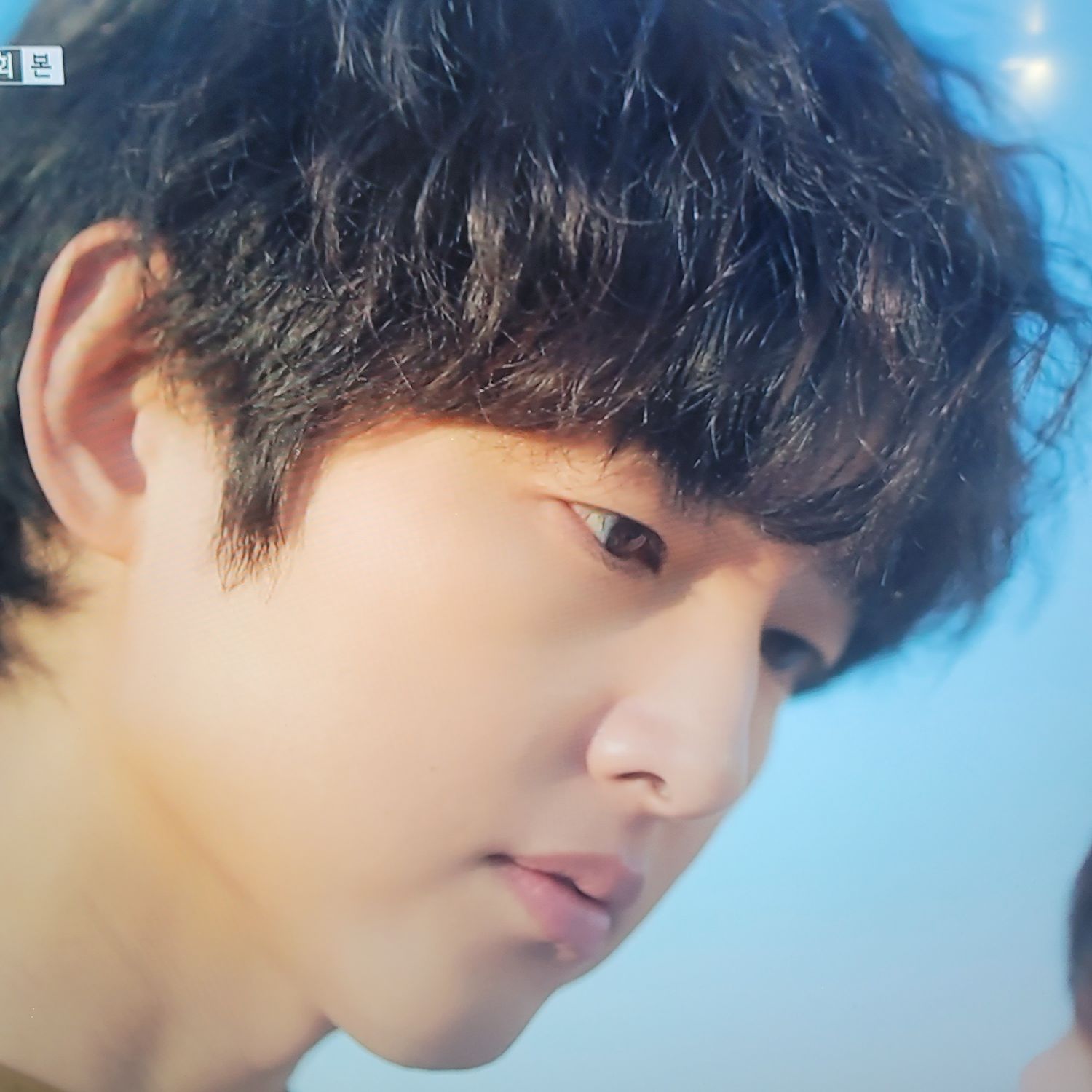 A moment captured by a fan of Song Joongki