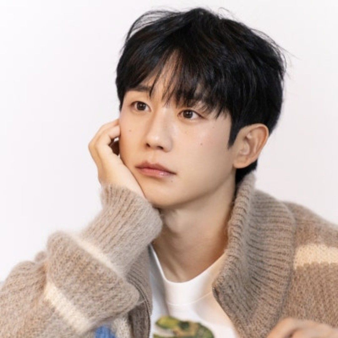 Behind-the-scenes cut of Jung Haein