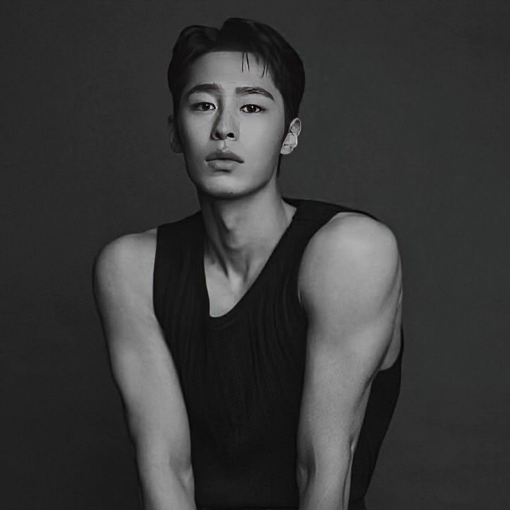 Behind-the-scenes cut of Lee Jaewook