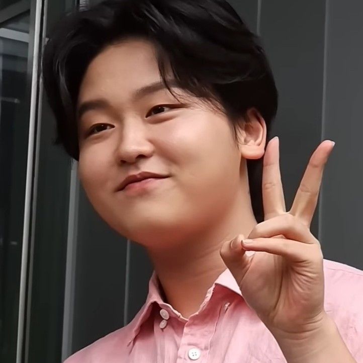 Behind-the-scenes cut of Park Sungon