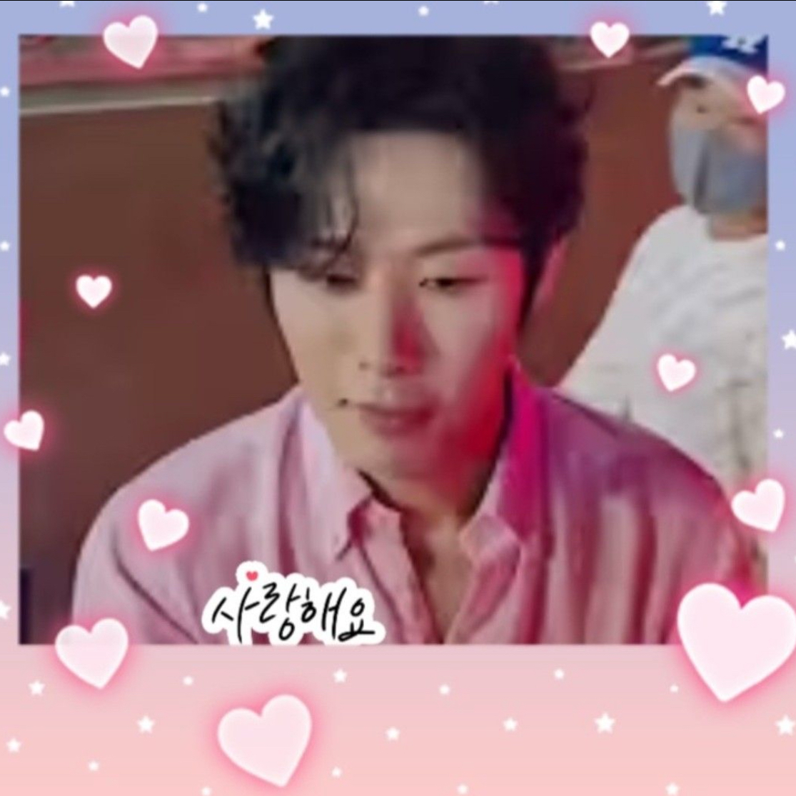 Behind-the-scenes cut of Kang Moonkyung