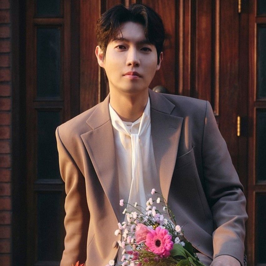 Recent activity shot of Son Taejin