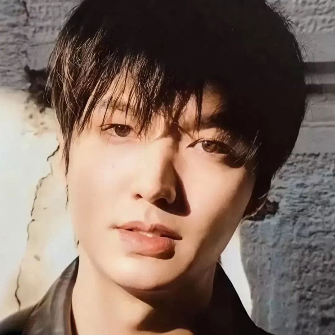 Recent activity shot of Lee Minho