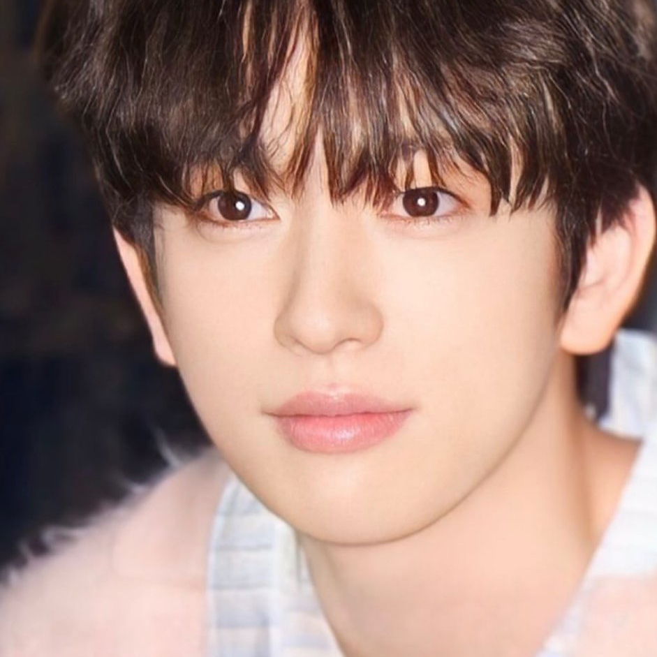 Foto terbaru dari Park Jinyoung
