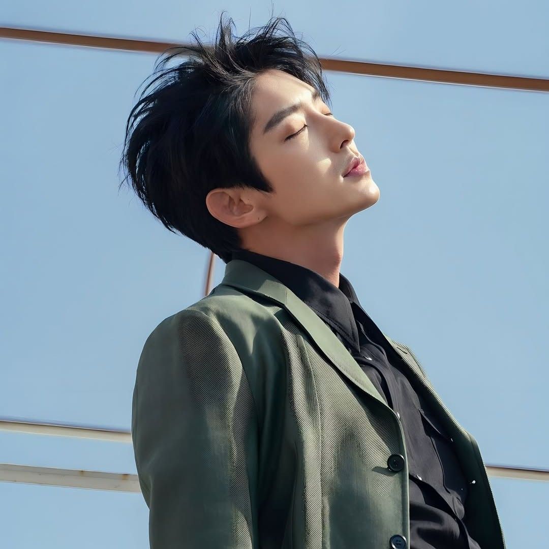 Recent activity shot of Lee Joongi