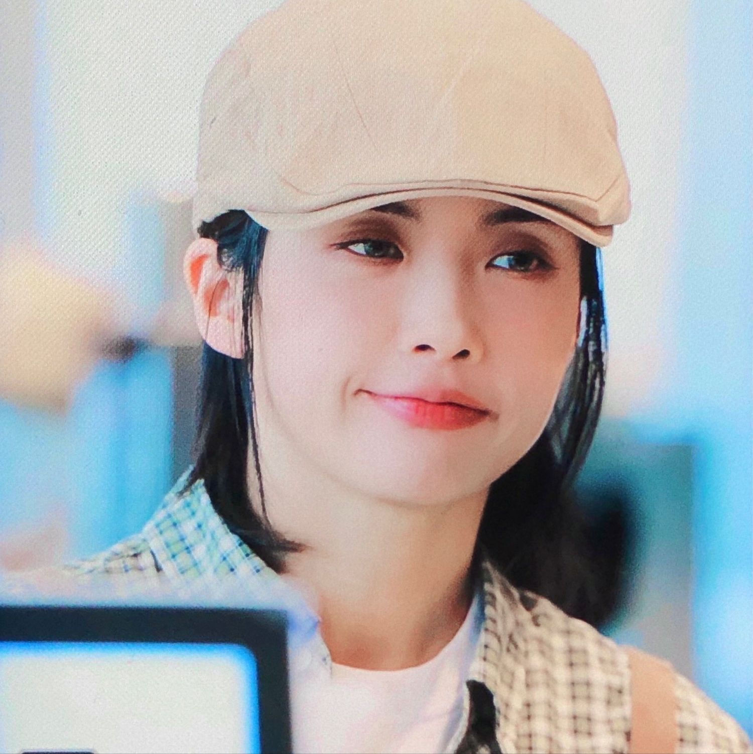 Behind-the-scenes cut of Aiki