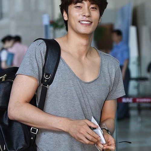 A moment captured by a fan of Sunghoon