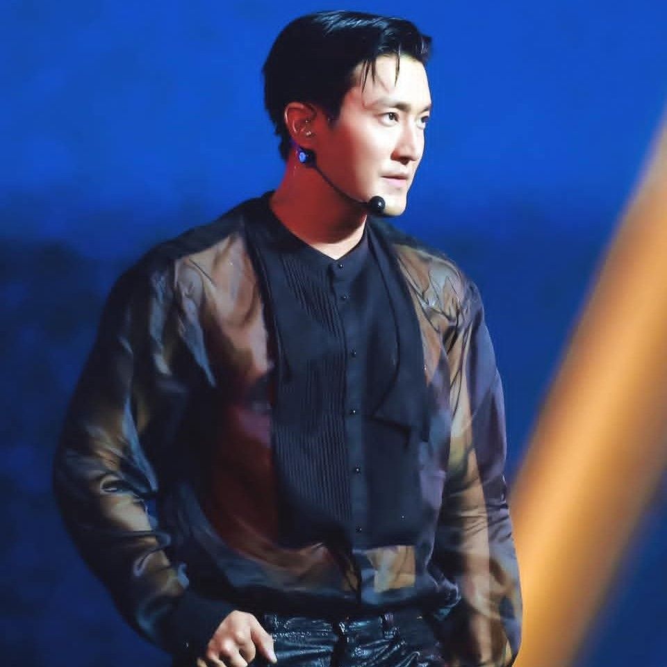 Behind-the-scenes cut of Choi Siwon