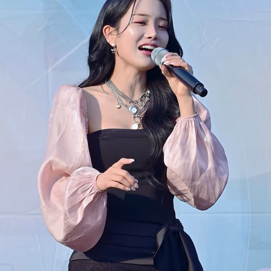 Momen yang diabadikan oleh penggemar Kim Soyeon (2004)