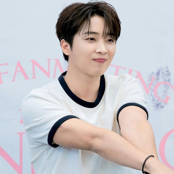Popular profile photo of Hwang Yunsung loved by fans