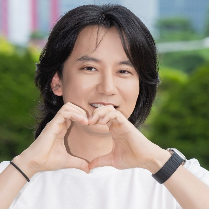 Behind-the-scenes cut of Kim Namgil