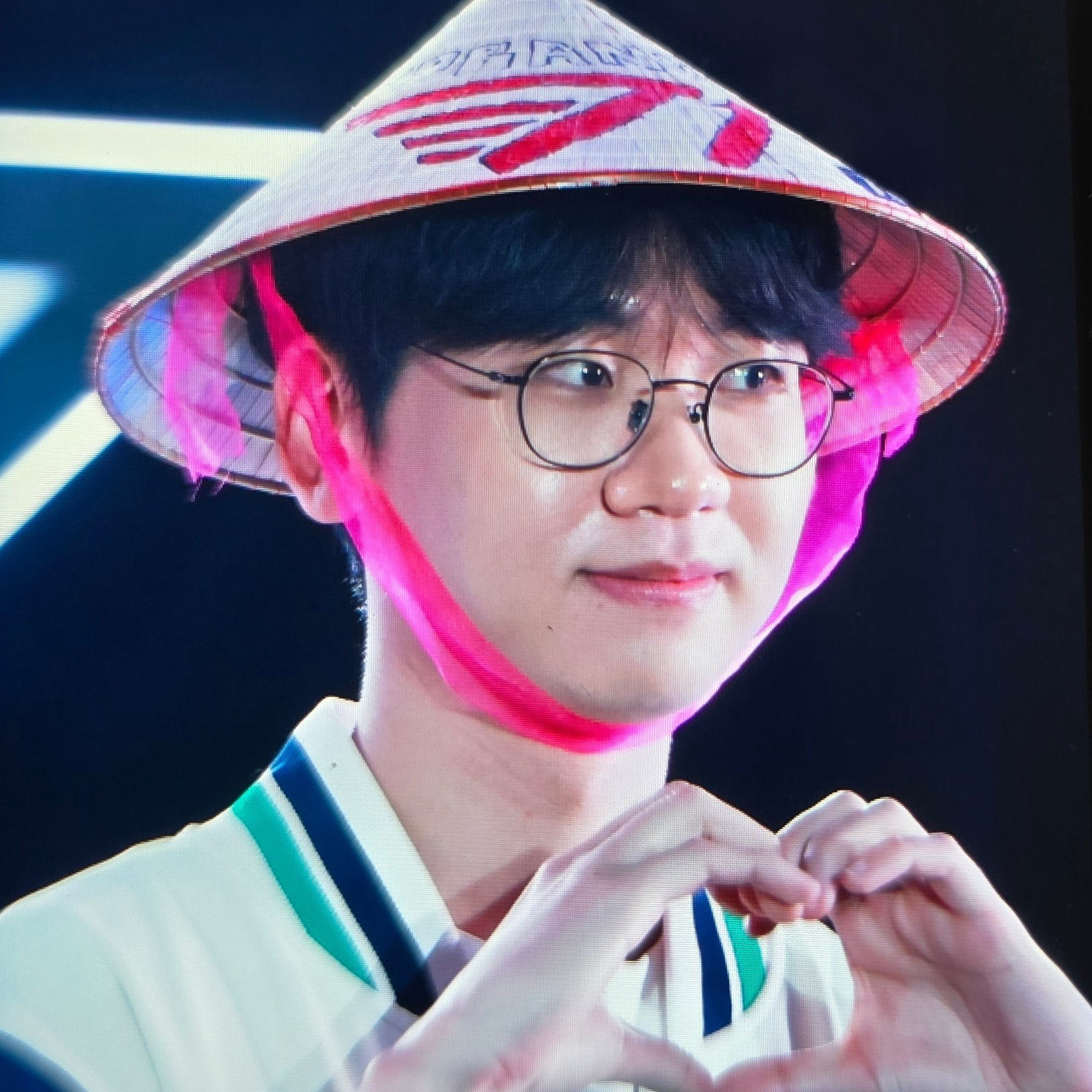 Behind-the-scenes cut of Doran