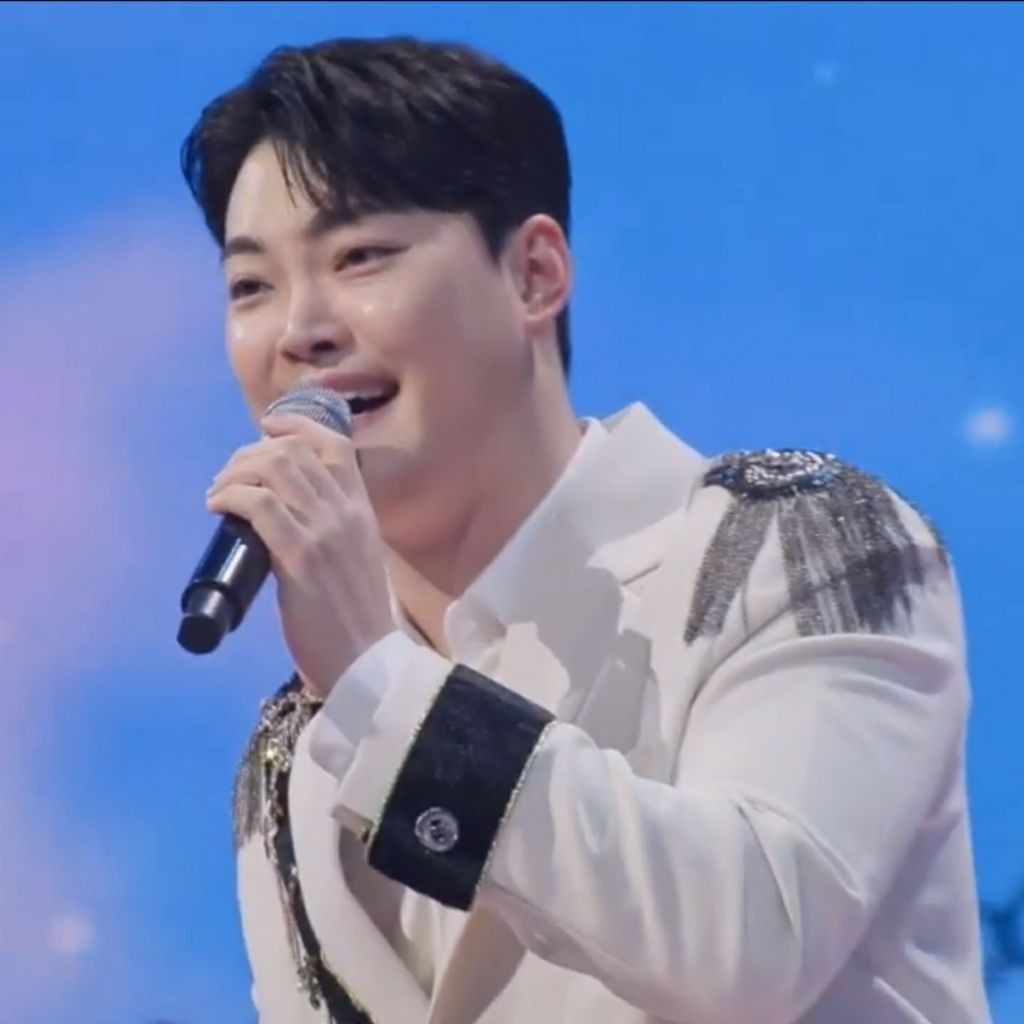 Behind-the-scenes cut of Kim Kyungmin