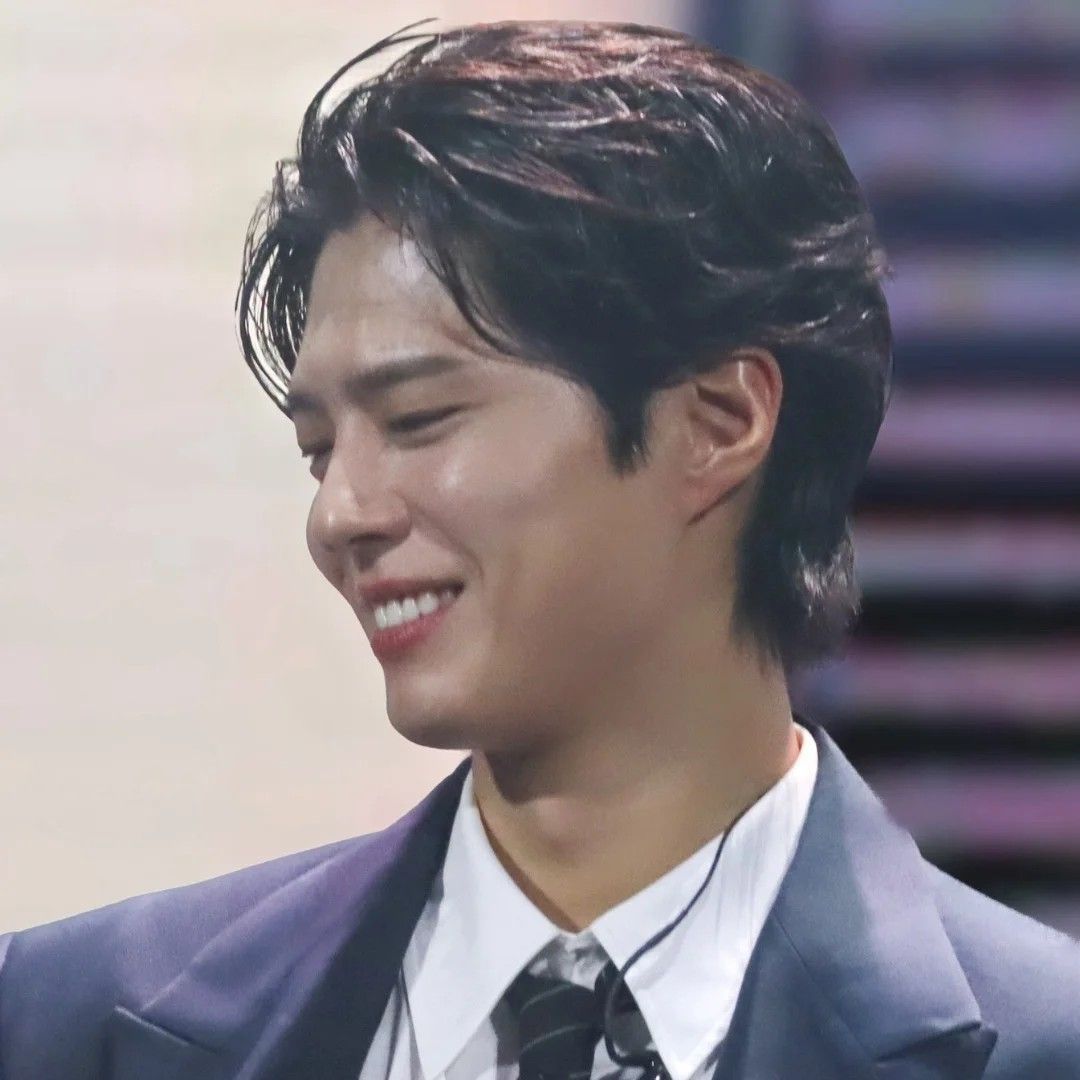 A moment captured by a fan of Park Bogum