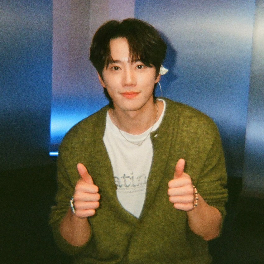 Behind-the-scenes cut of Lee Junyoung