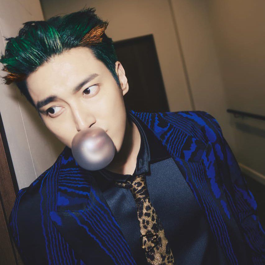 Latest photo of Choi Siwon