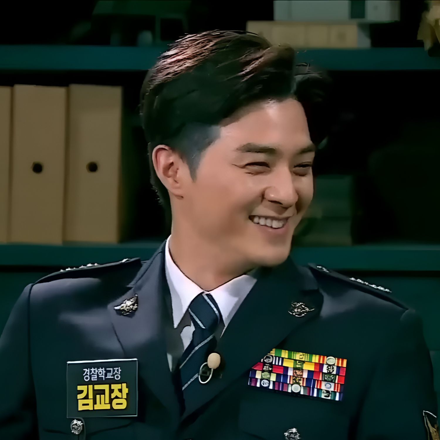 Behind-the-scenes cut of Kim Jihoon