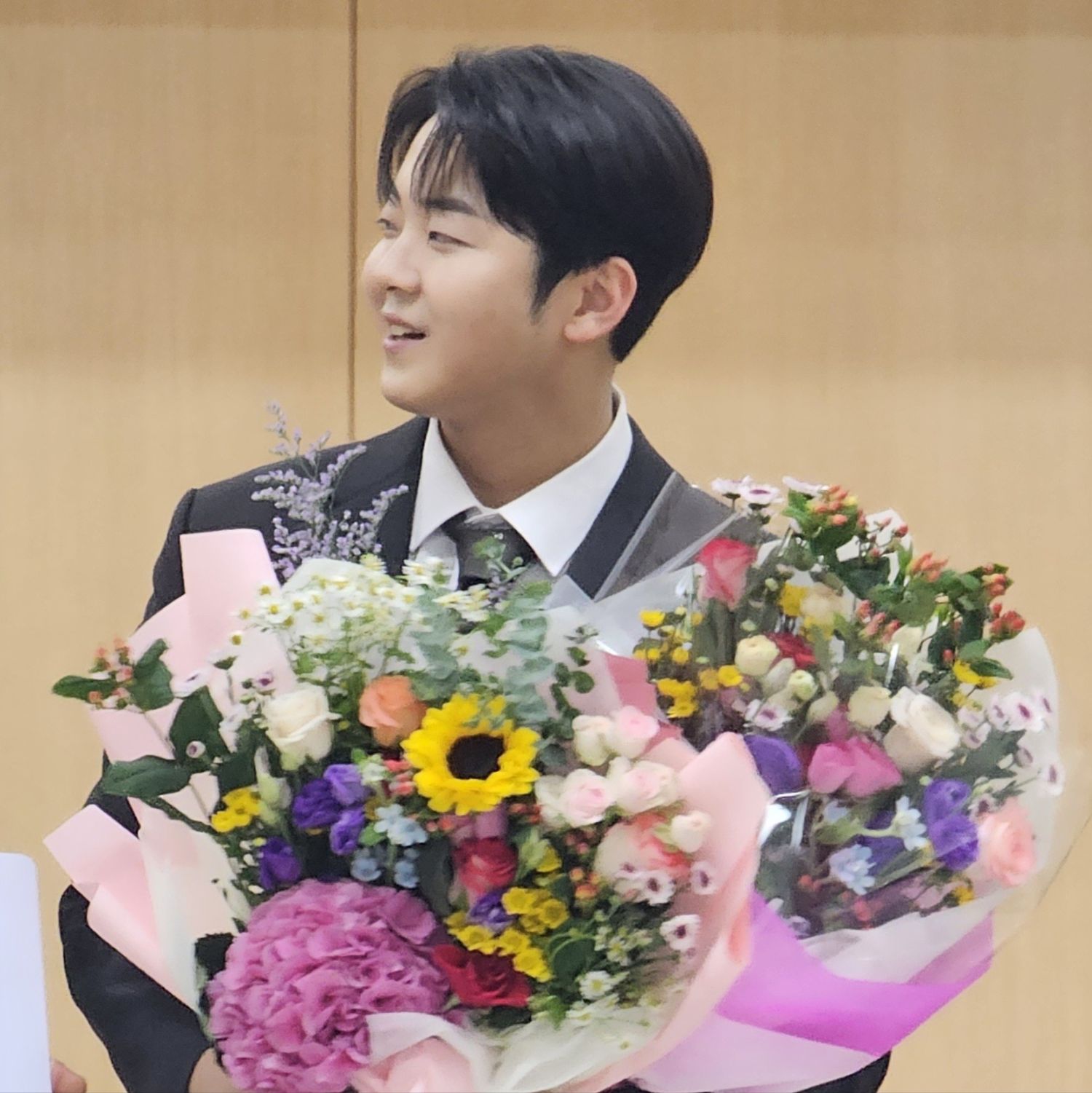 Behind-the-scenes cut of Park Minsu