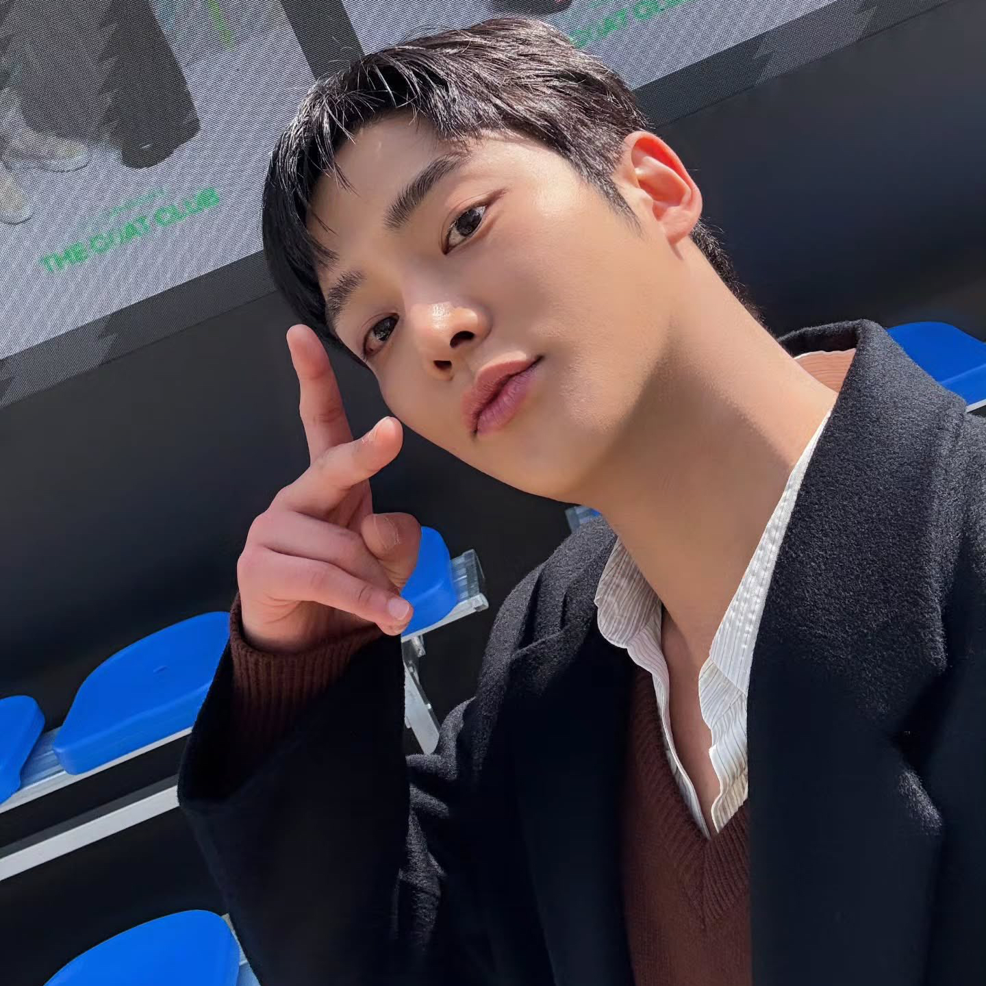 로운의 최신 사진