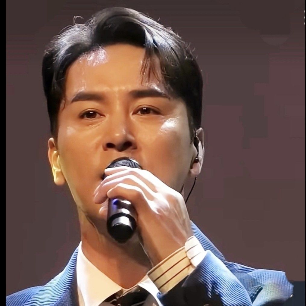 Recent activity shot of Jang Minho