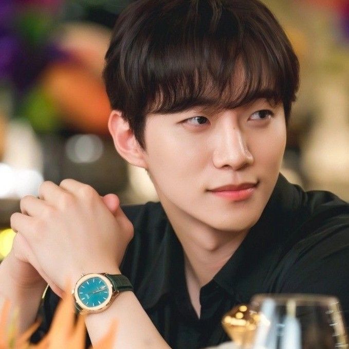 Behind-the-scenes cut of Lee Junho
