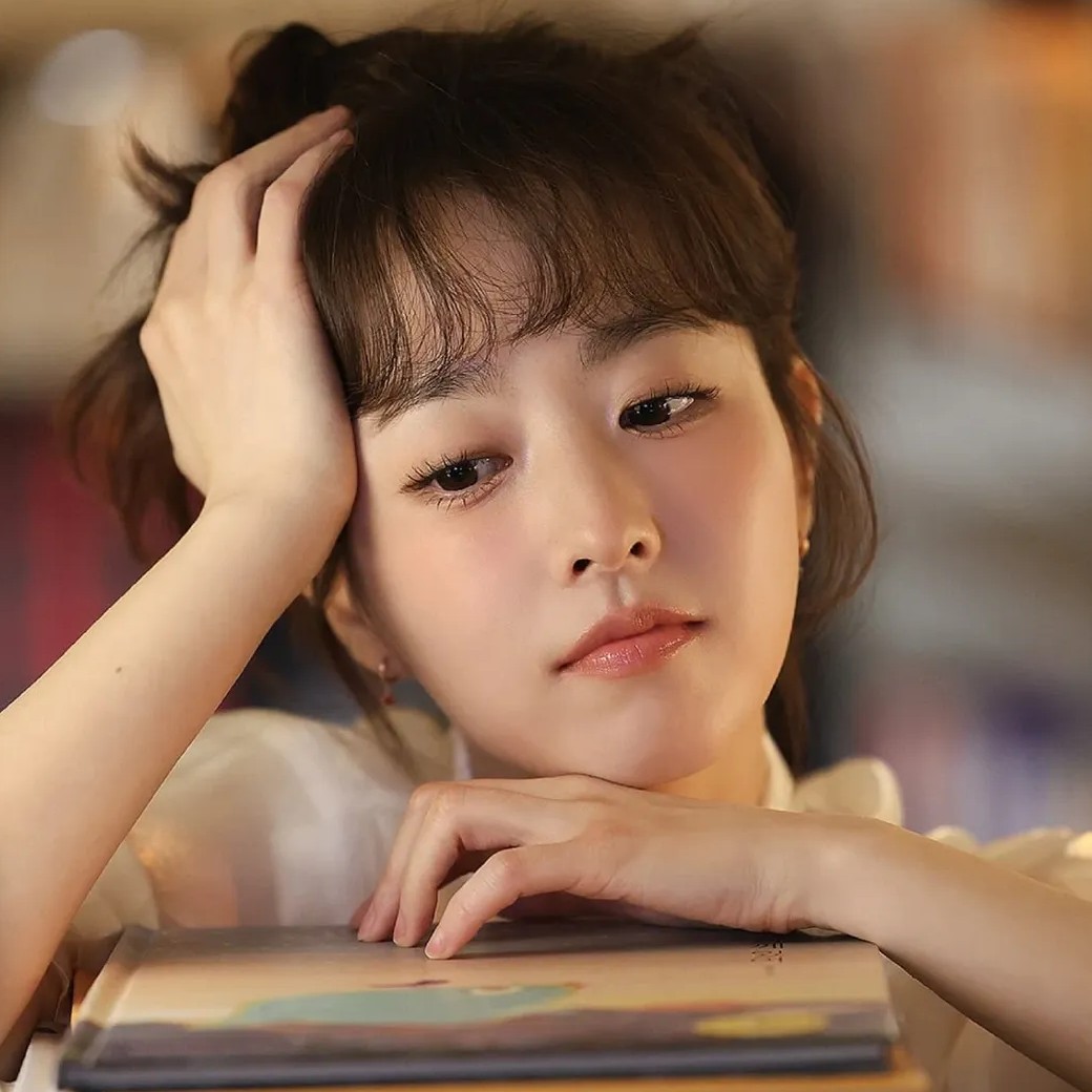 A moment captured by a fan of Park Boyoung