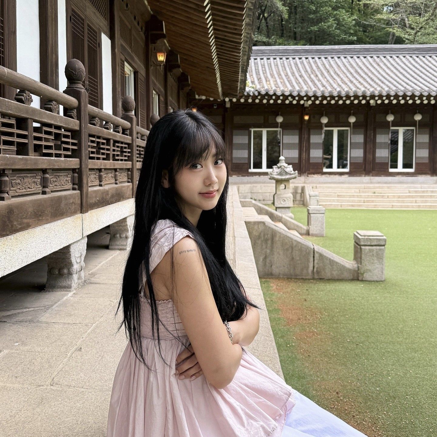A moment captured by a fan of Kang Hyeyeon