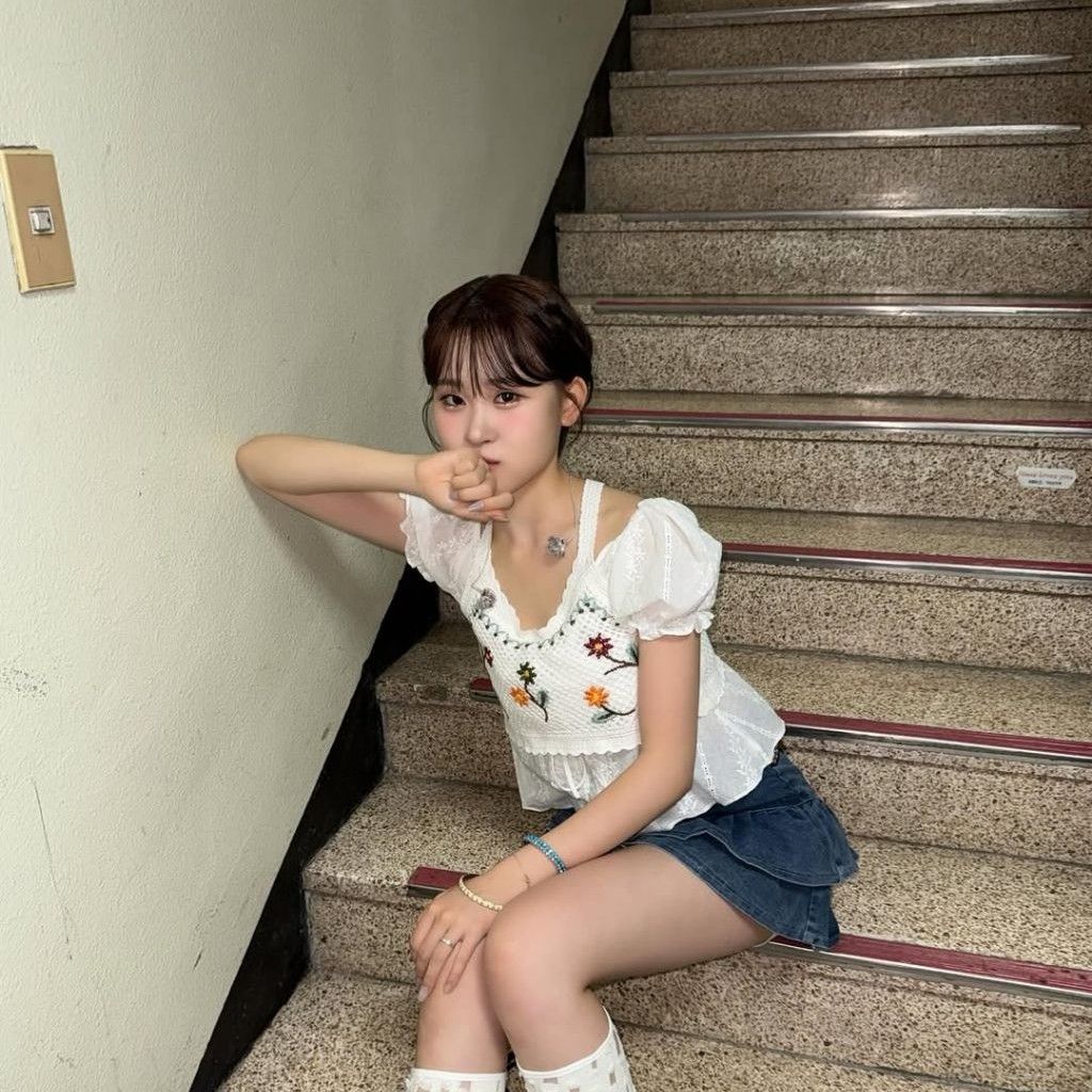 Behind-the-scenes cut of Kim Dahyun