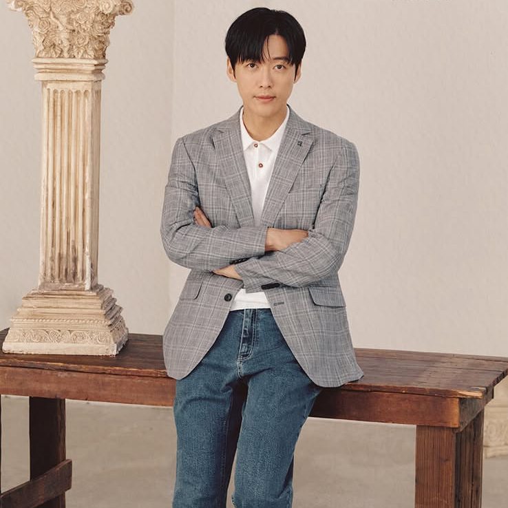 Behind-the-scenes cut of Namkoong Min