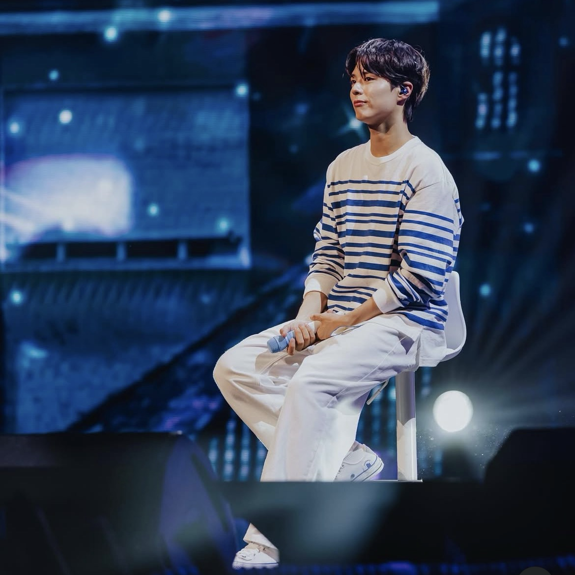 Recent activity shot of Park Bogum