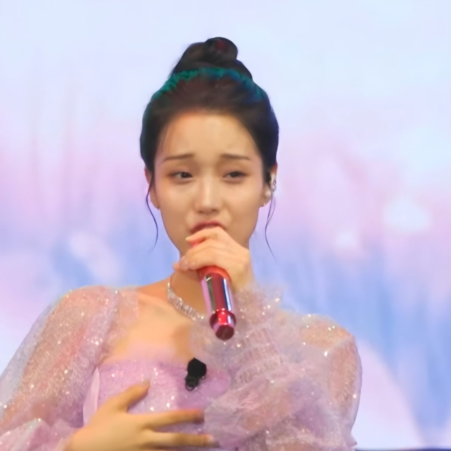 Behind-the-scenes cut of Kim Soyeon (2004)