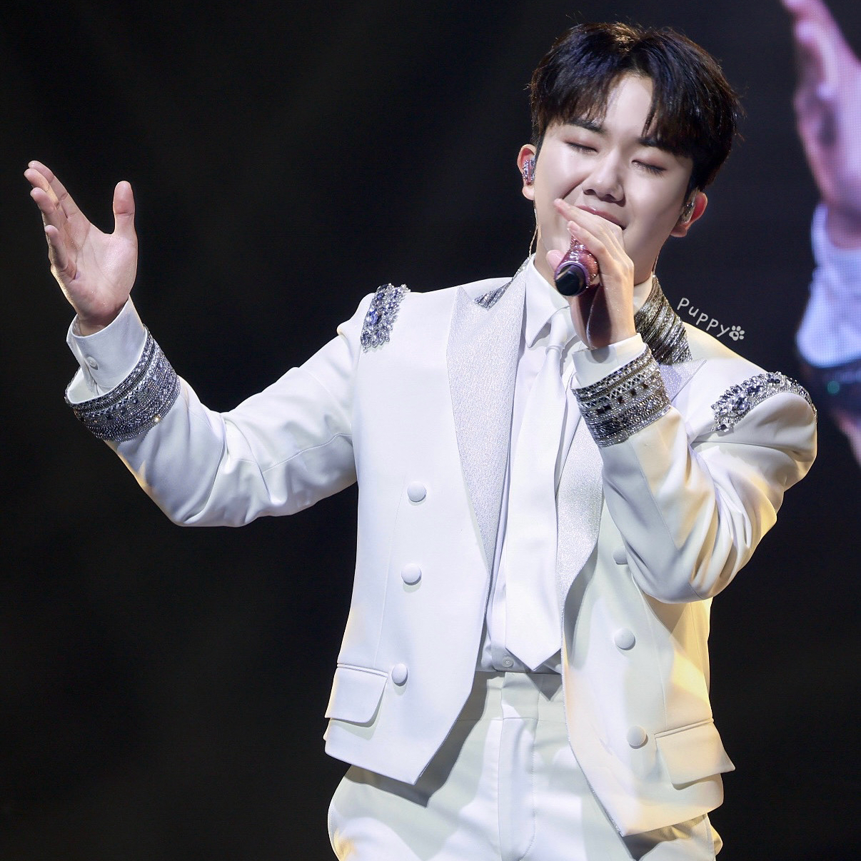 A moment captured by a fan of Nam Seungmin