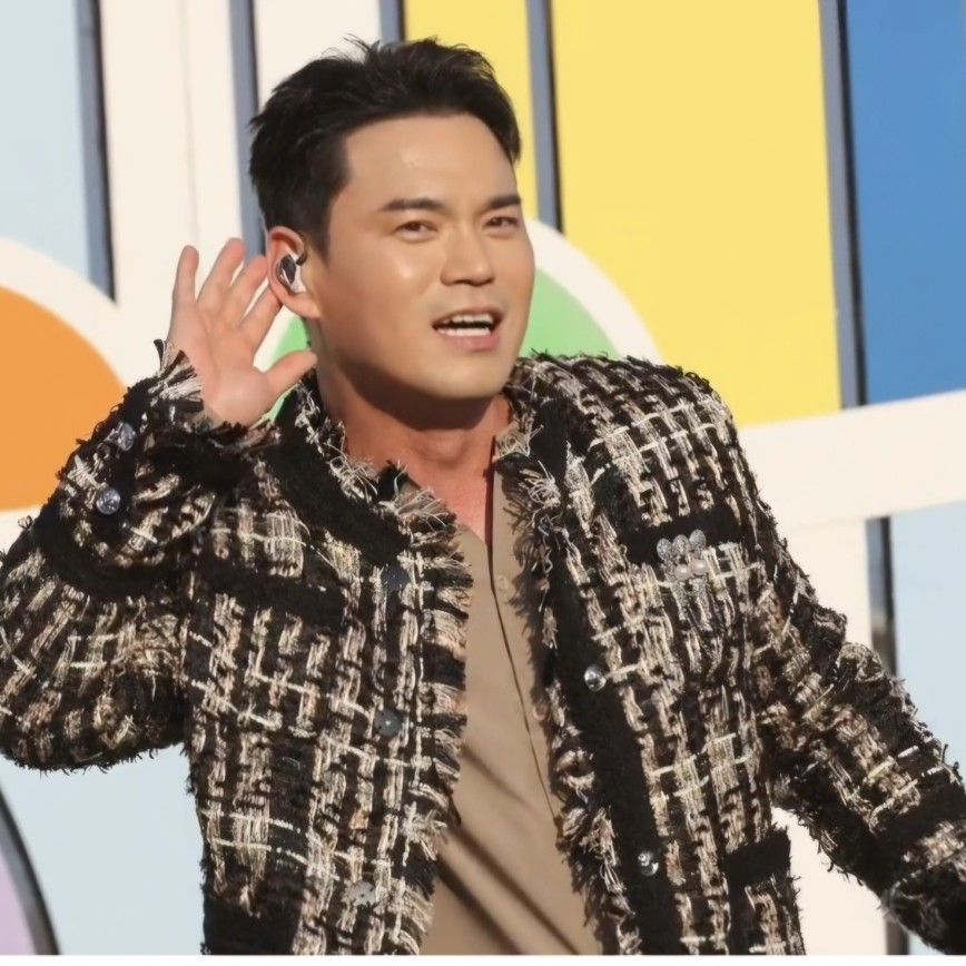 A moment captured by a fan of Lee Jung