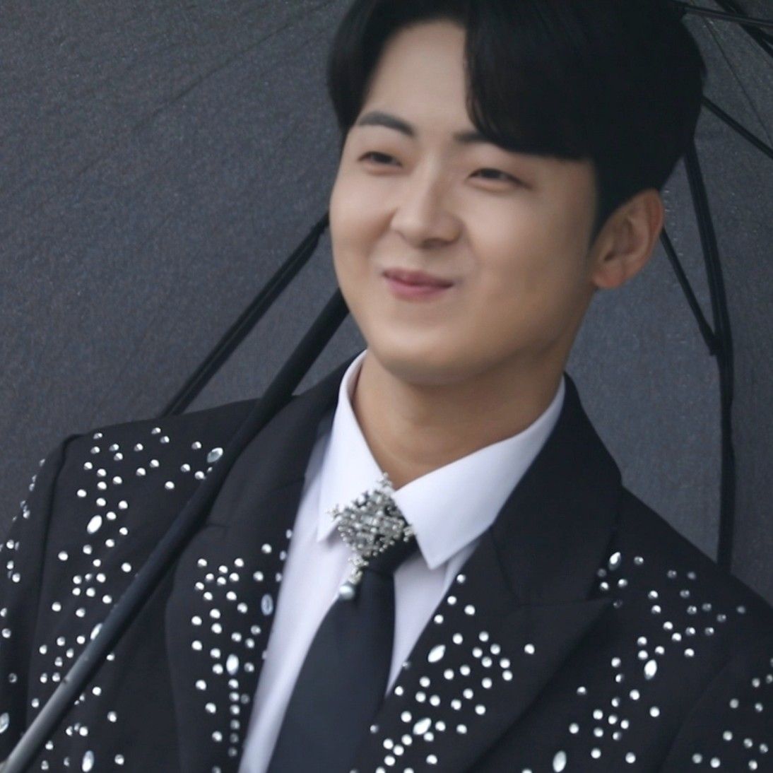 Behind-the-scenes cut of Park Minsu