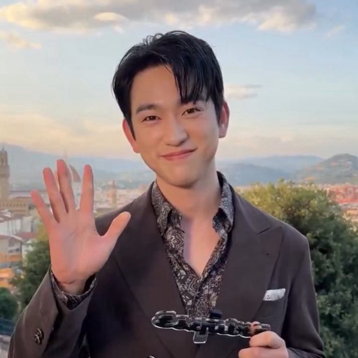 Recent activity shot of Park Jinyoung