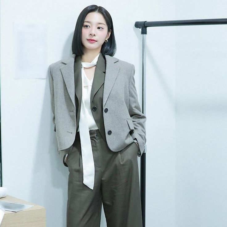 Behind-the-scenes cut of Seol Inah