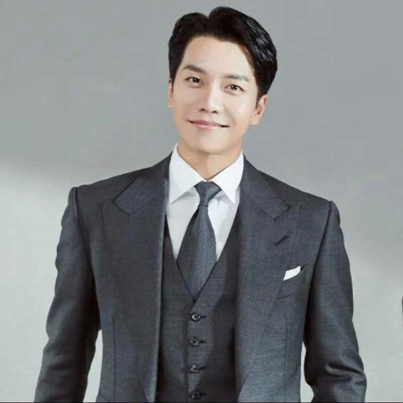 Behind-the-scenes cut of Lee Seunggi