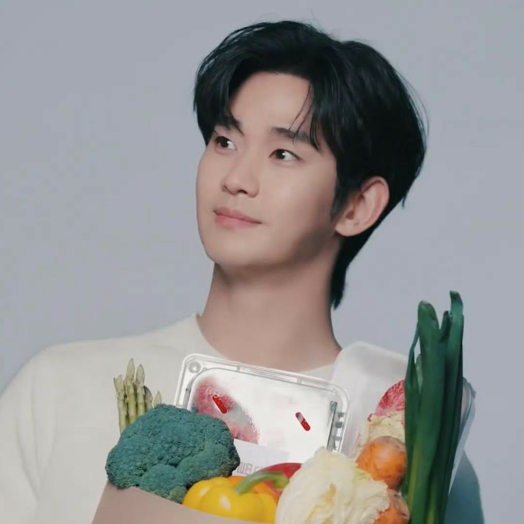 金秀賢的最新照片