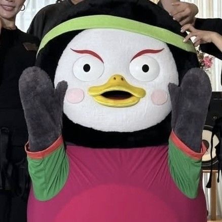 Behind-the-scenes cut of Pengsoo