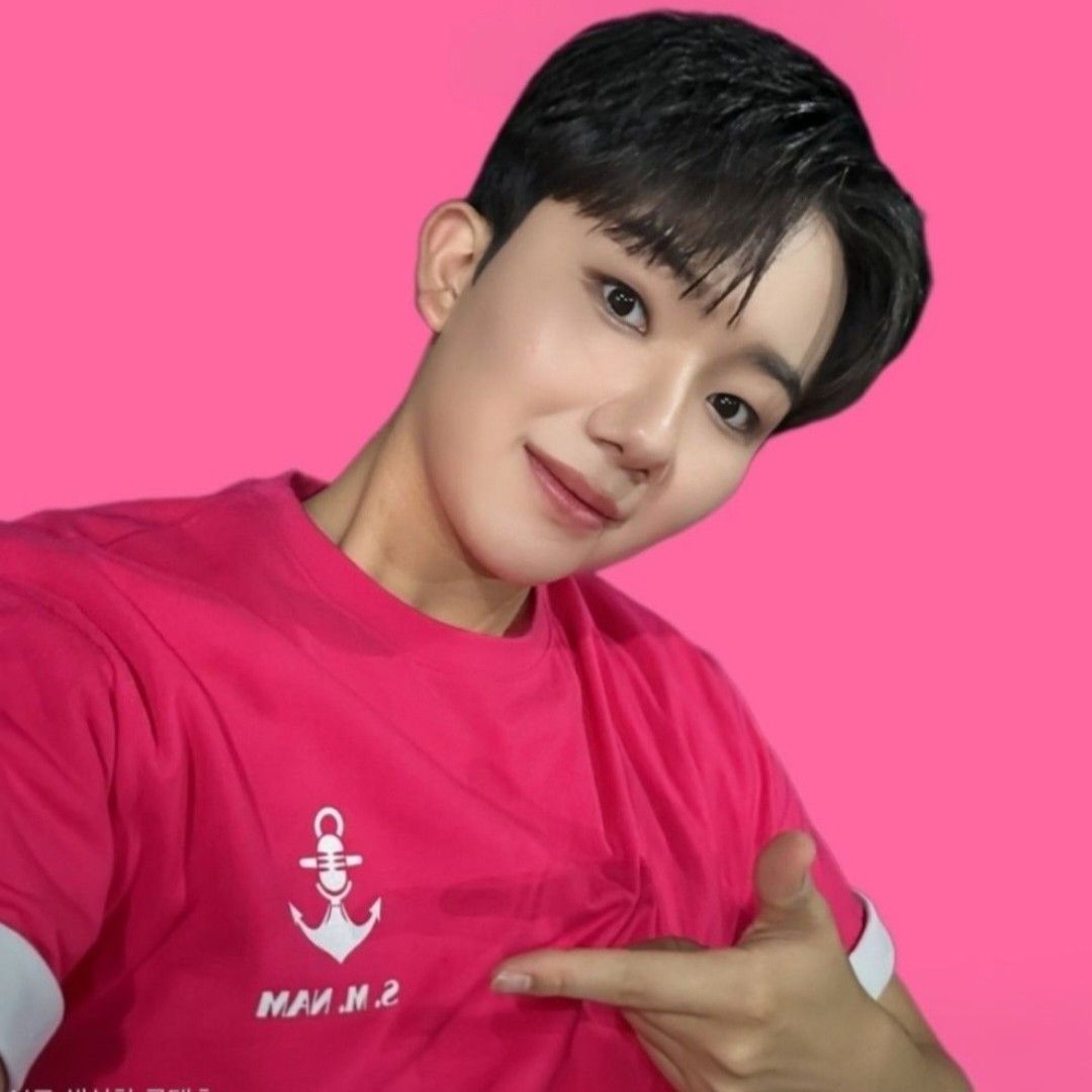 Behind-the-scenes cut of Nam Seungmin