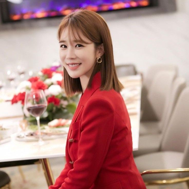 Recent activity shot of Yoo Inna