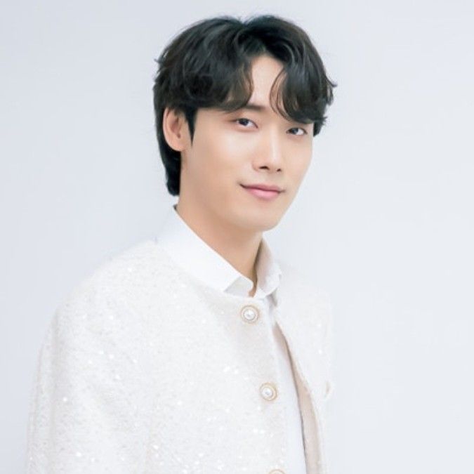 Recent activity shot of Choi Woojin