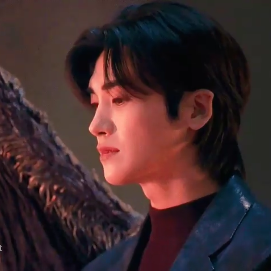 Latest photo of Park Hyungsik