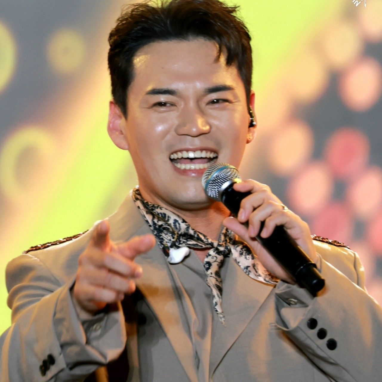 Recent activity shot of Lee Jung