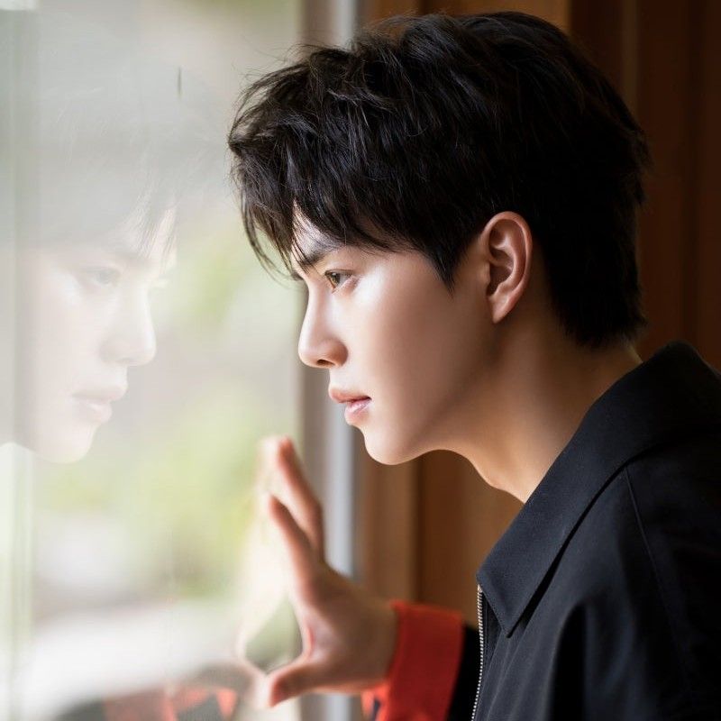 A moment captured by a fan of Song Kang